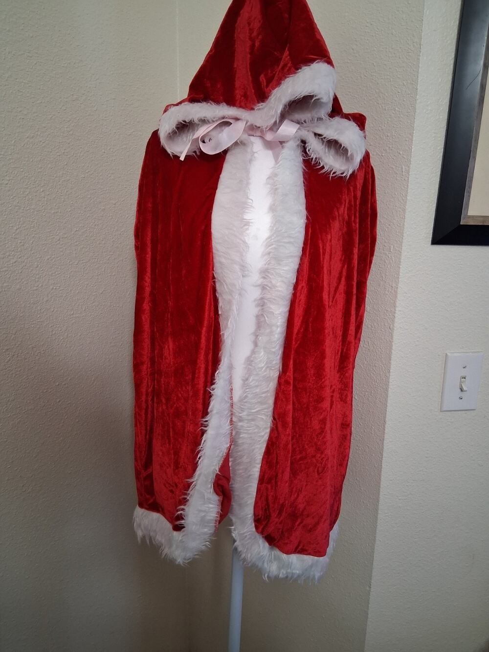 Capelet Red White Christmas Caroler Riding Hood Queen Costume Victorian Cape